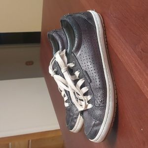 Taos Footwear Charcoal Sneakers with Cream Laces